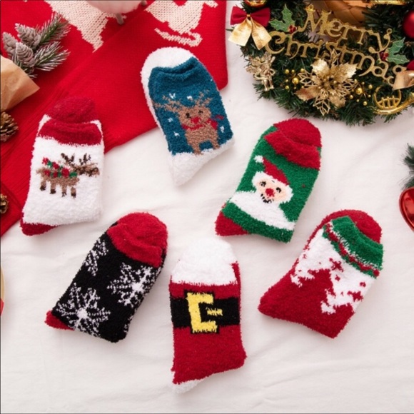 Set of 6 Christmas fuzzy socks - Picture 2 of 3